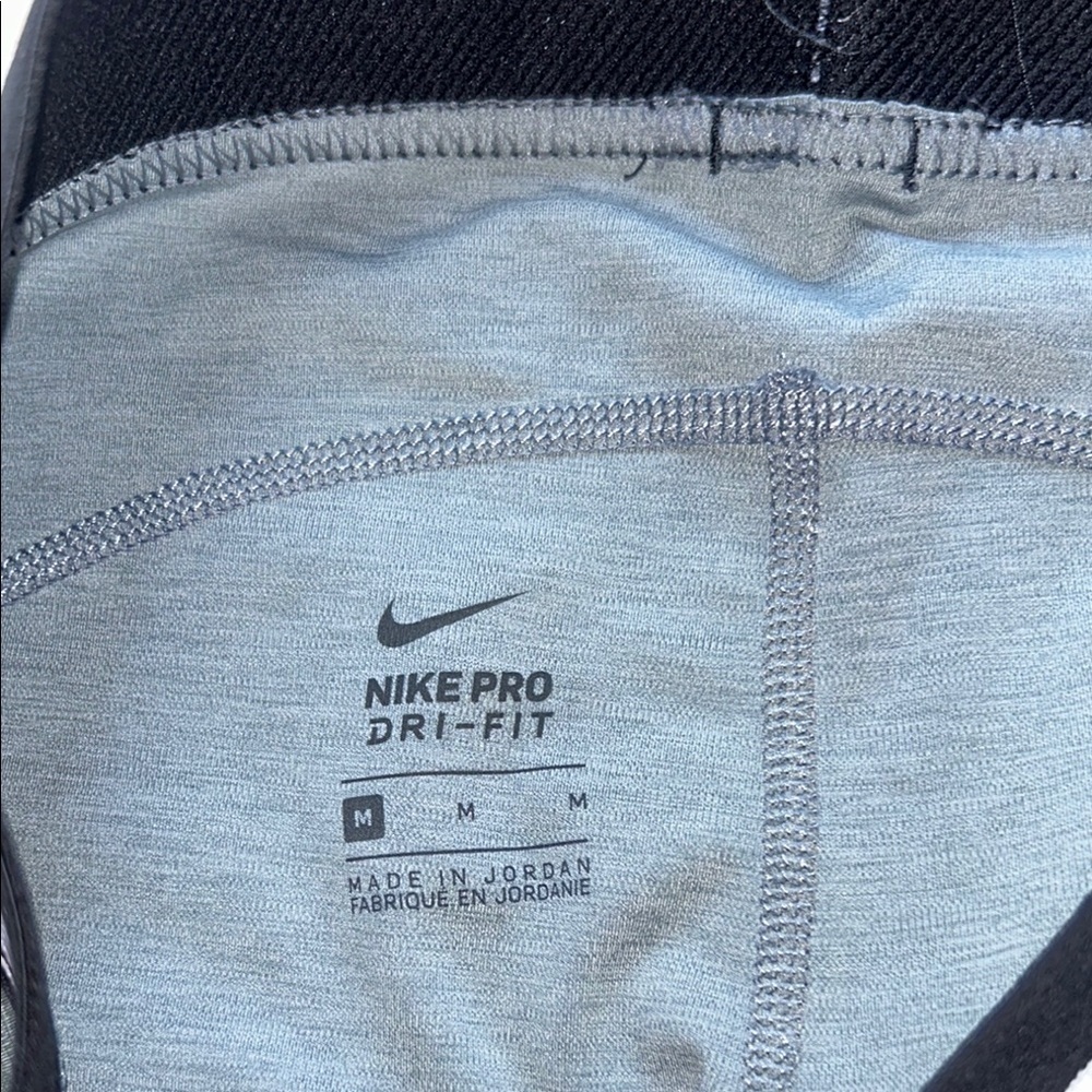 Nike Pro Gray Leggings for Ultimate Performance - Picture 3 of 10